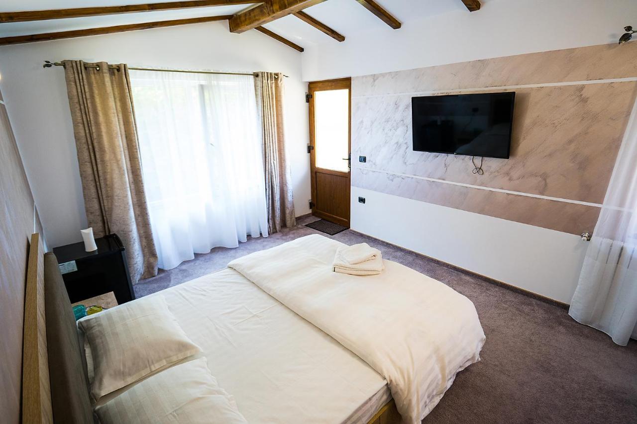 Hotel Casa Perla Nordului Moisei Esterno foto